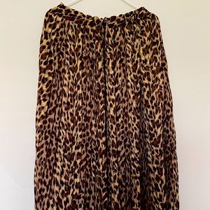 Banana Republic large pleated skirt, animal print